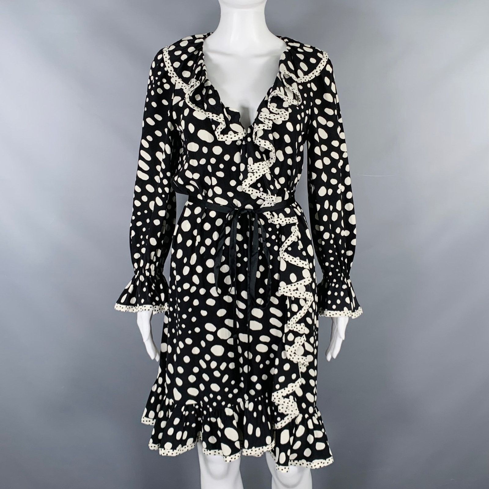 Marc Jacobs MARC JACOBS Size 4 Black White Polka Dot Wrap Dress Size S / US 4 / IT 40 - 1 Thumbnail
