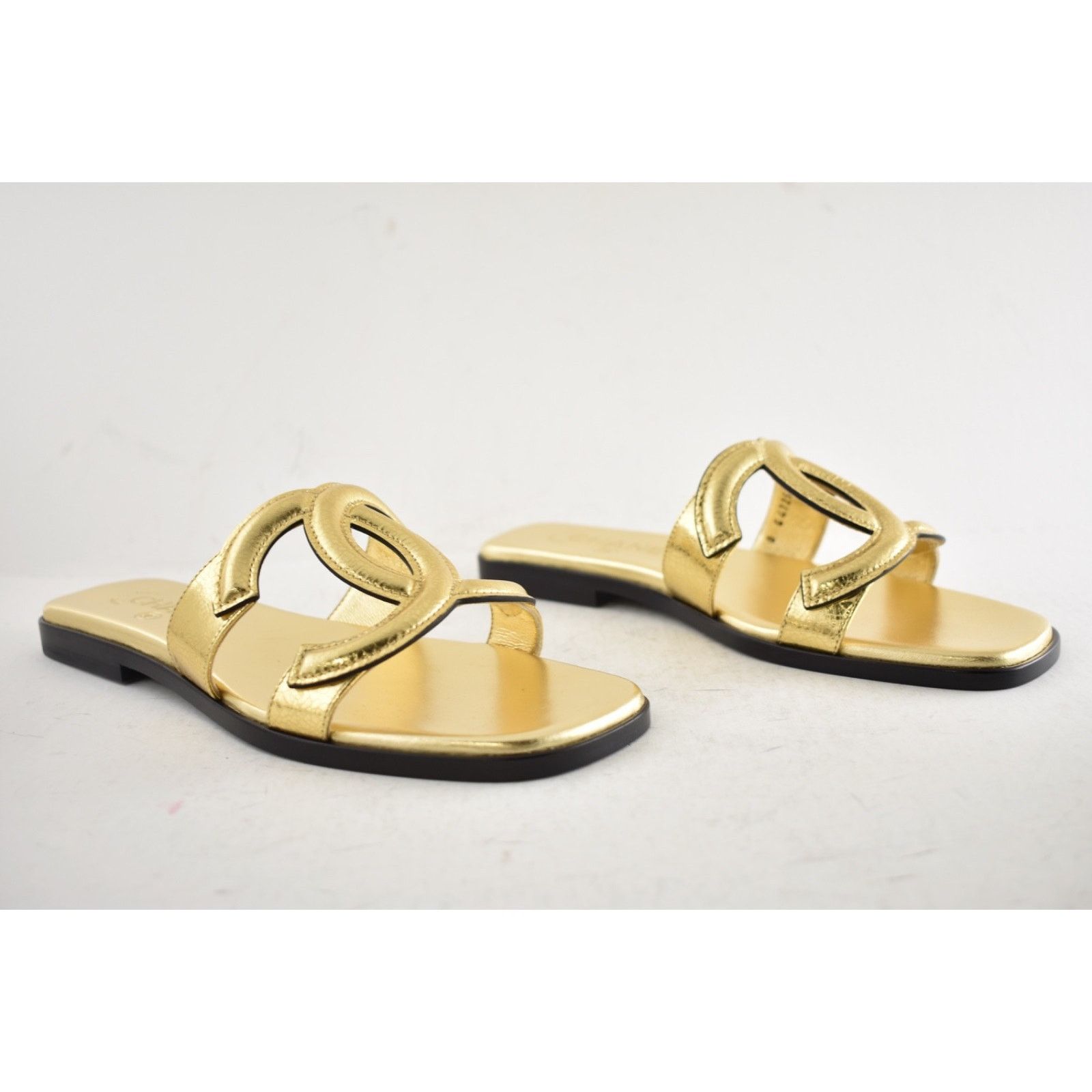 Chanel Chanel Golden Cracked Leather XL CC Mules Sandals 37 Size US 6 / IT 36 - 5 Thumbnail