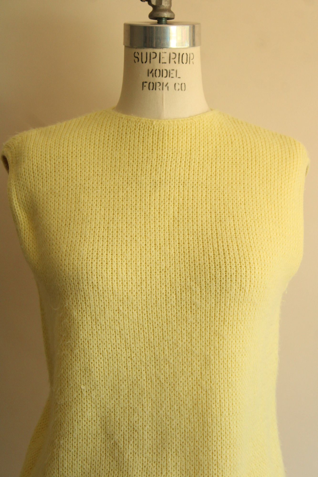 Vintage Vintage 1960s Sweater Vest, Classic Creations Yellow Knit, Z Size M / US 6-8 / IT 42-44 - 3 Thumbnail
