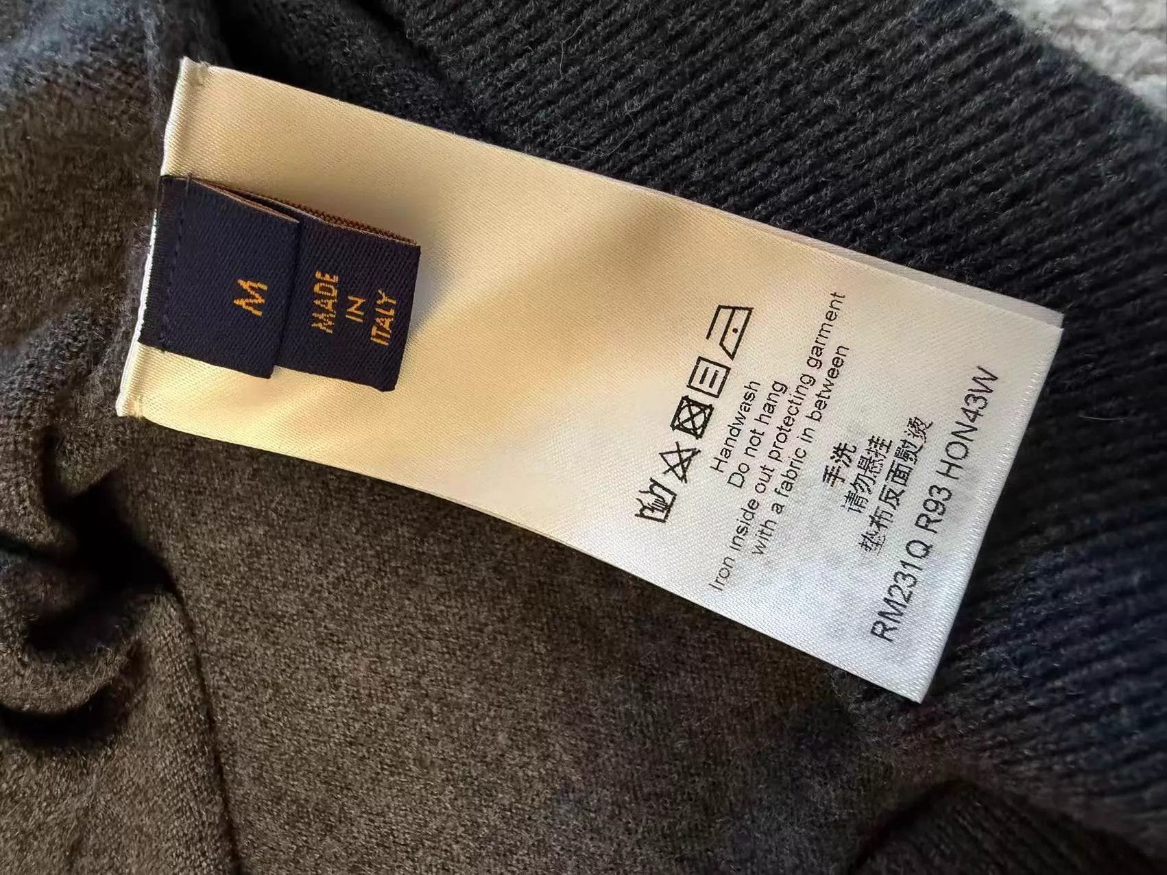 Louis Vuitton Lv Cardigan M Size Size US M / EU 48-50 / 2 - 3 Thumbnail