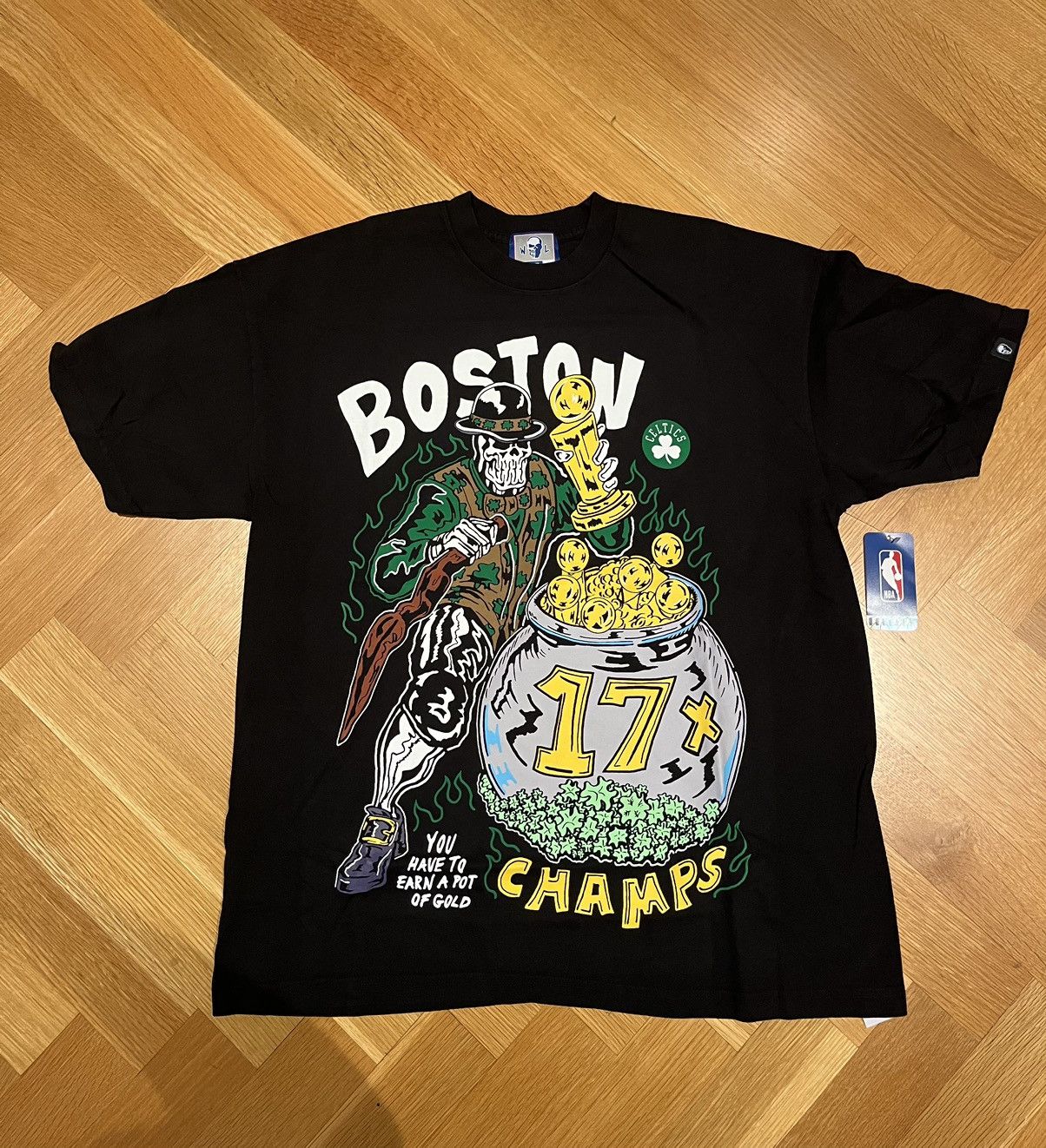 NBA × Warren Lotas Warren Lotas x NBA Celtics Champs Black Tee Size US L / EU 52-54 / 3 - 1 Thumbnail