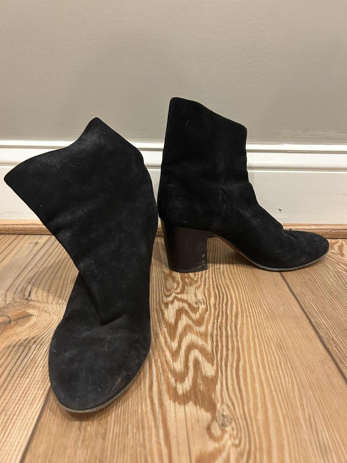 Vince Suede Ankle Boots Size US 7 / IT 37 - 1 Thumbnail
