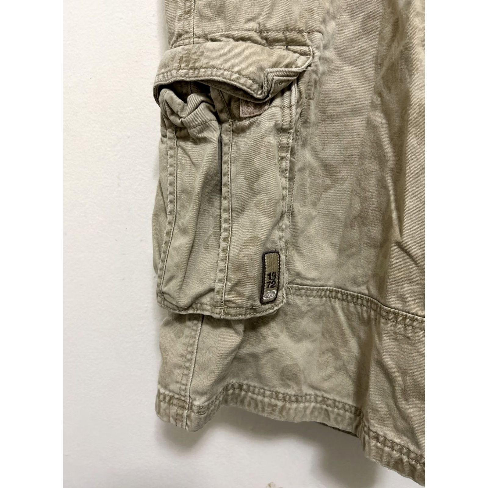 Ecko Unltd. VINTAGE Ecko UNLTD Cargo Shorts Mens 34 Brown Baggy Multi Pockets Draw Strings Denim 90s Outdoor Mens Size US 34 / EU 50 - 5 Thumbnail