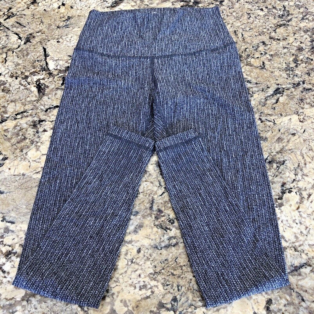 Lululemon Size 26 Lululemon Pants Work Out Yoga Gym Black White Size 26" / US 2 / IT 38 - 1 Thumbnail