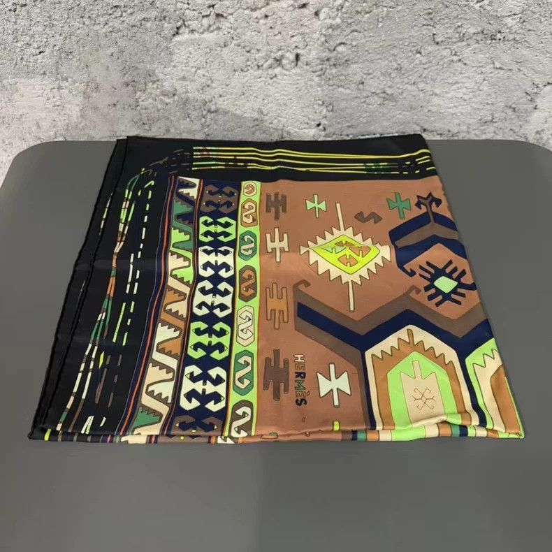 Hermes Hermes Silk Scarf 90x90 Brand New-2506 Size ONE SIZE - 3 Thumbnail