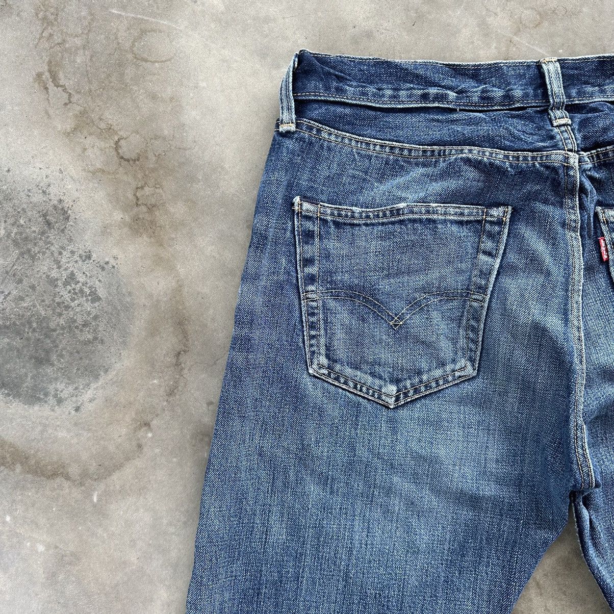 Levi's Vintage Levi’s 501 Distressed Faded Denim Jean Pant W33 Size US 33 - 15 Thumbnail