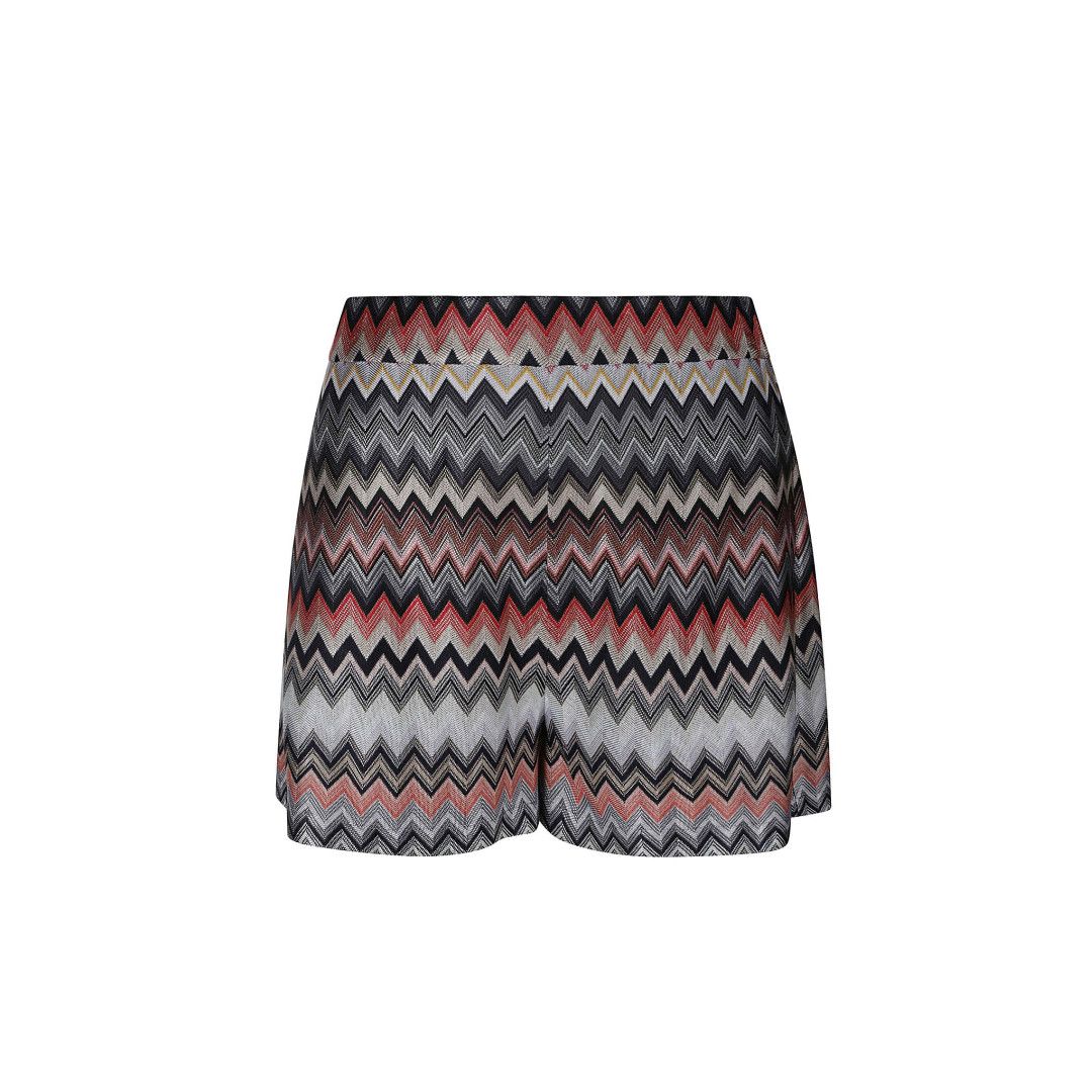 o1mle0425 Zigzag Waven Short in Multicolor