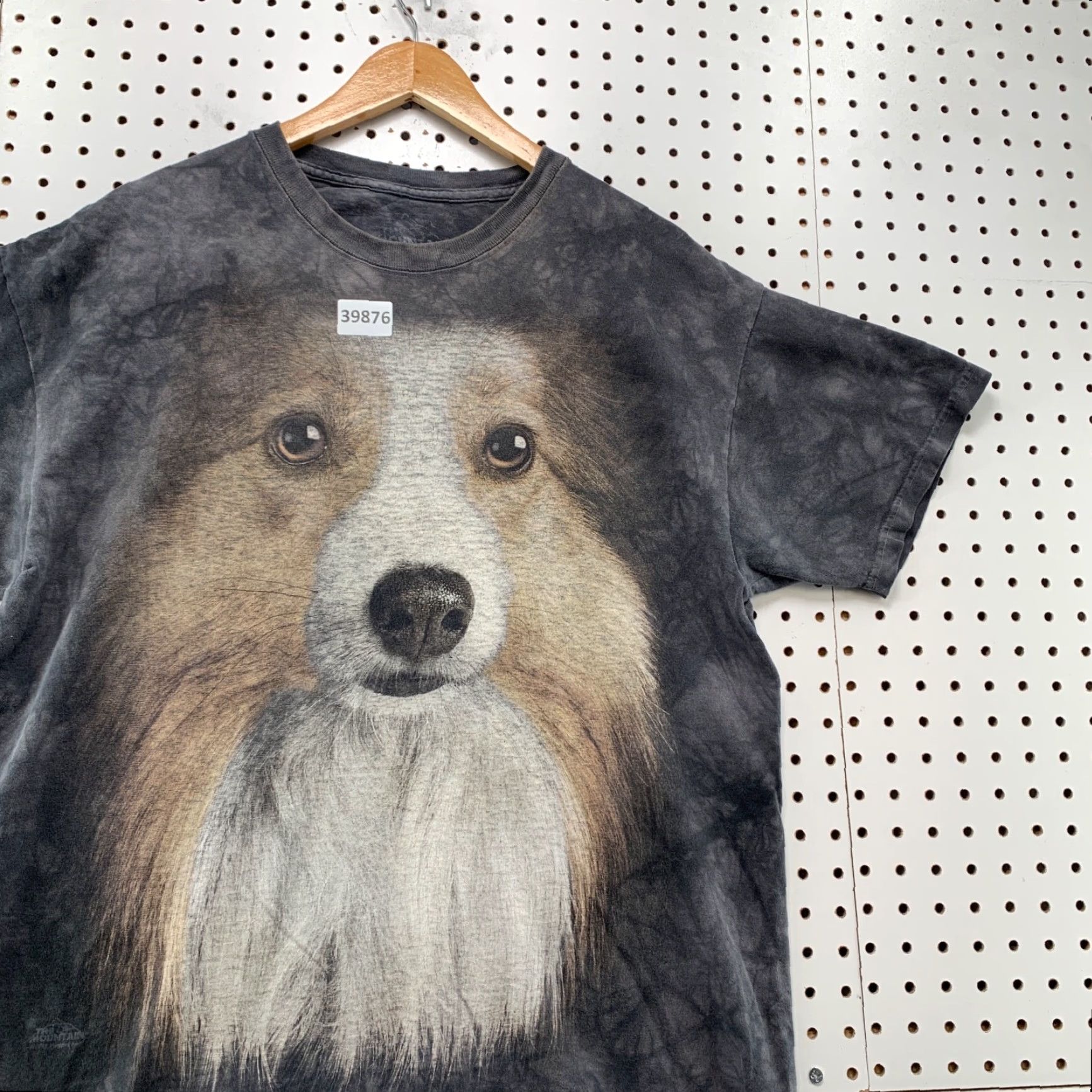 The Mountain VINTAGE The Mountain Shirt Mens L Gray Tie Dye Dog 22x31.5 Shetland Sheepdog Size US L / EU 52-54 / 3 - 5 Thumbnail