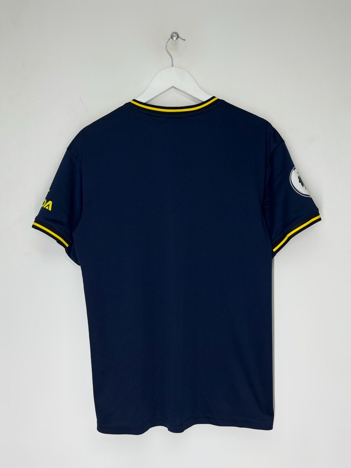 Adidas Adidas Arsenal London 2019/20 3rd Football Shirt Size US M / EU 48-50 / 2 - 2 Thumbnail