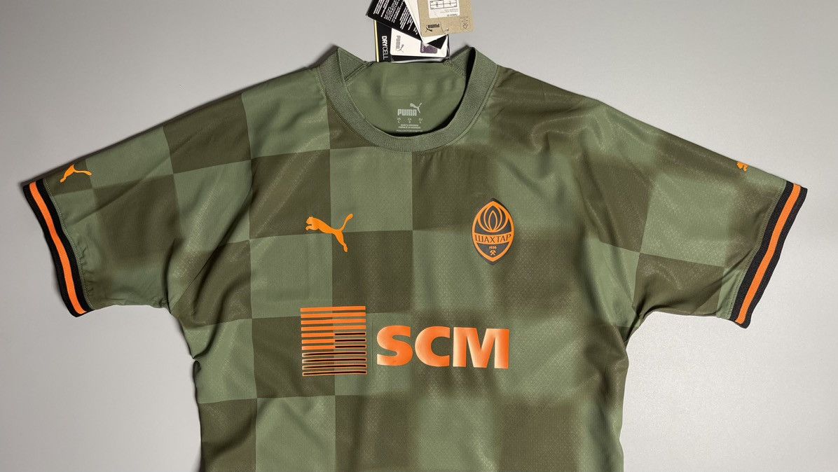 Puma × Vintage NWT SHAKHTAR PUMA 2022/2024 FOOTBALL AWAY JERSEY #10 MUDRYK Size US L / EU 52-54 / 3 - 4 Thumbnail