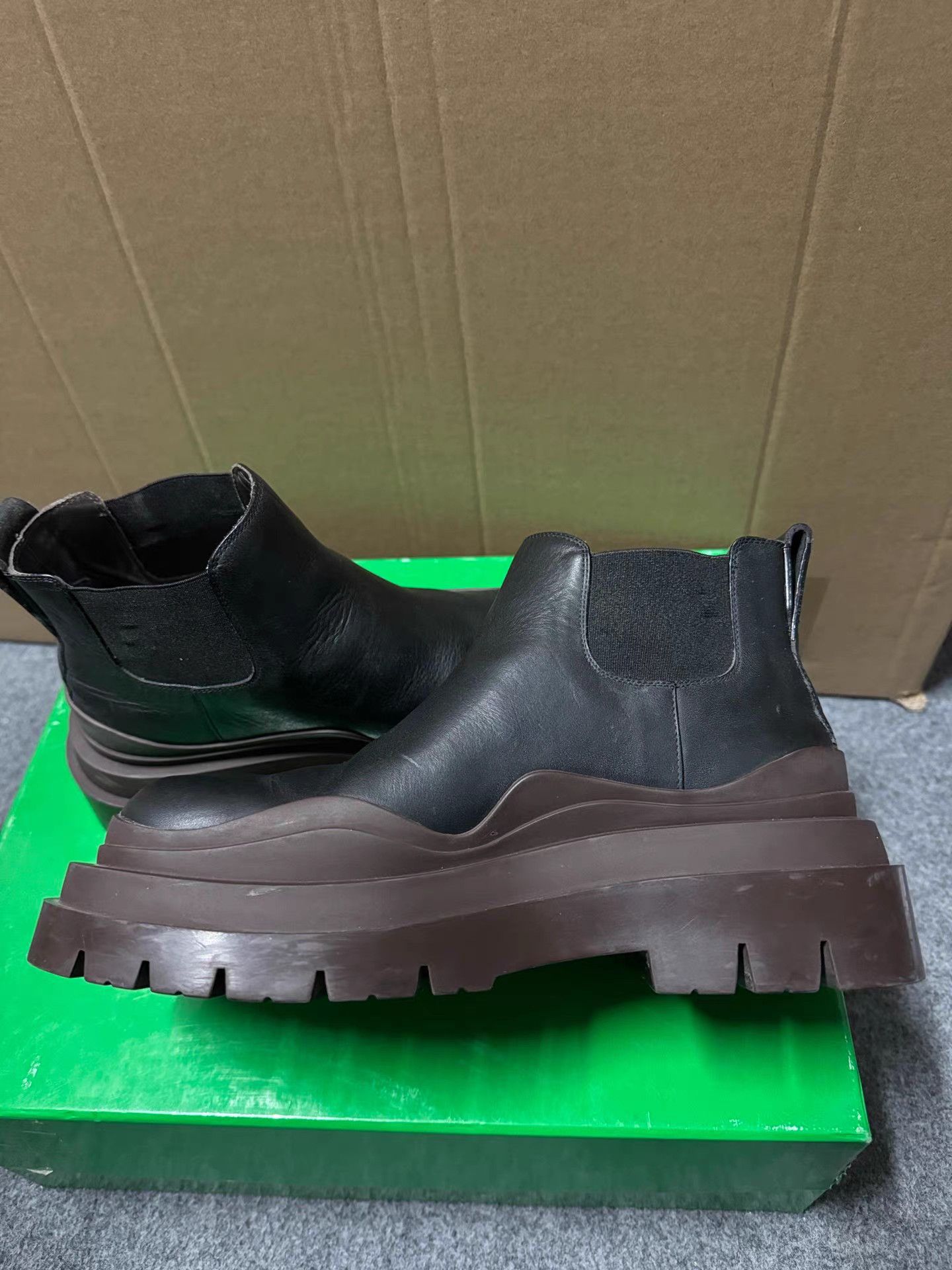 Bottega Veneta Bottega Veneta Chelsea Boots K6 Size US 7 / IT 37 - 1 Thumbnail