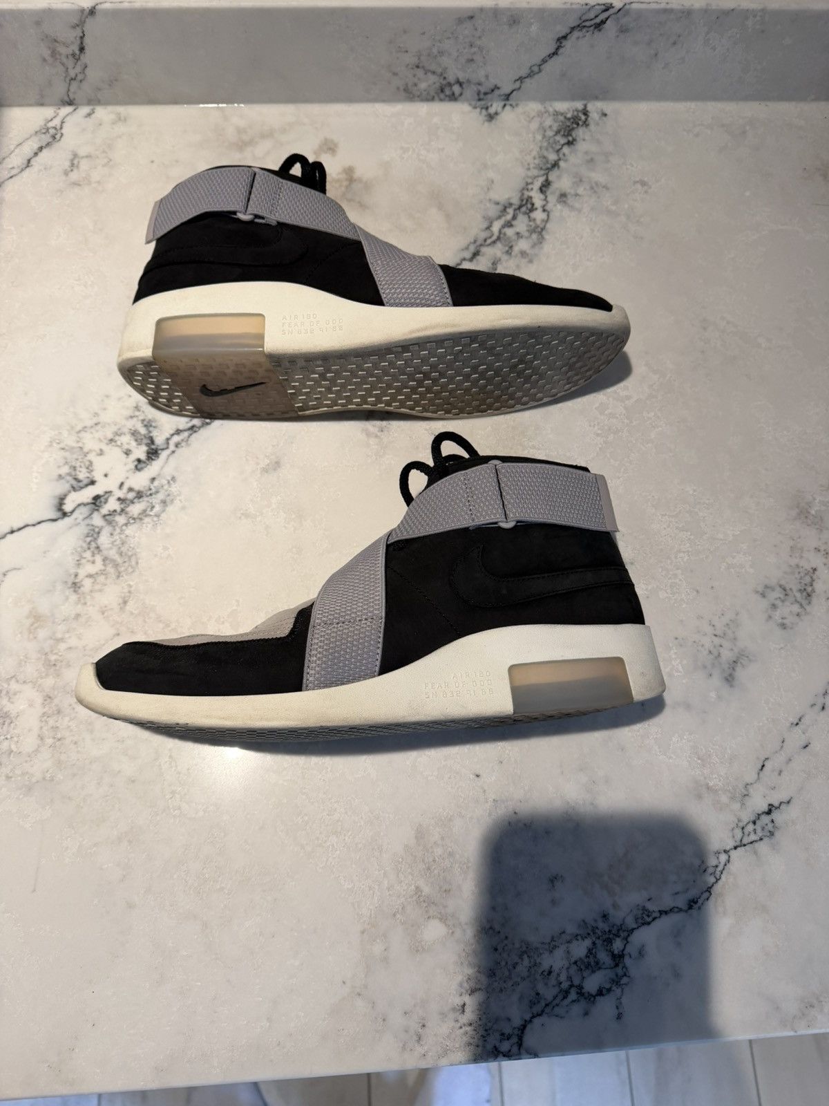 Fear of God × Nike Nike x Fear of god Raid Friends and family Size US 10.5 / EU 43-44 - 2 Thumbnail