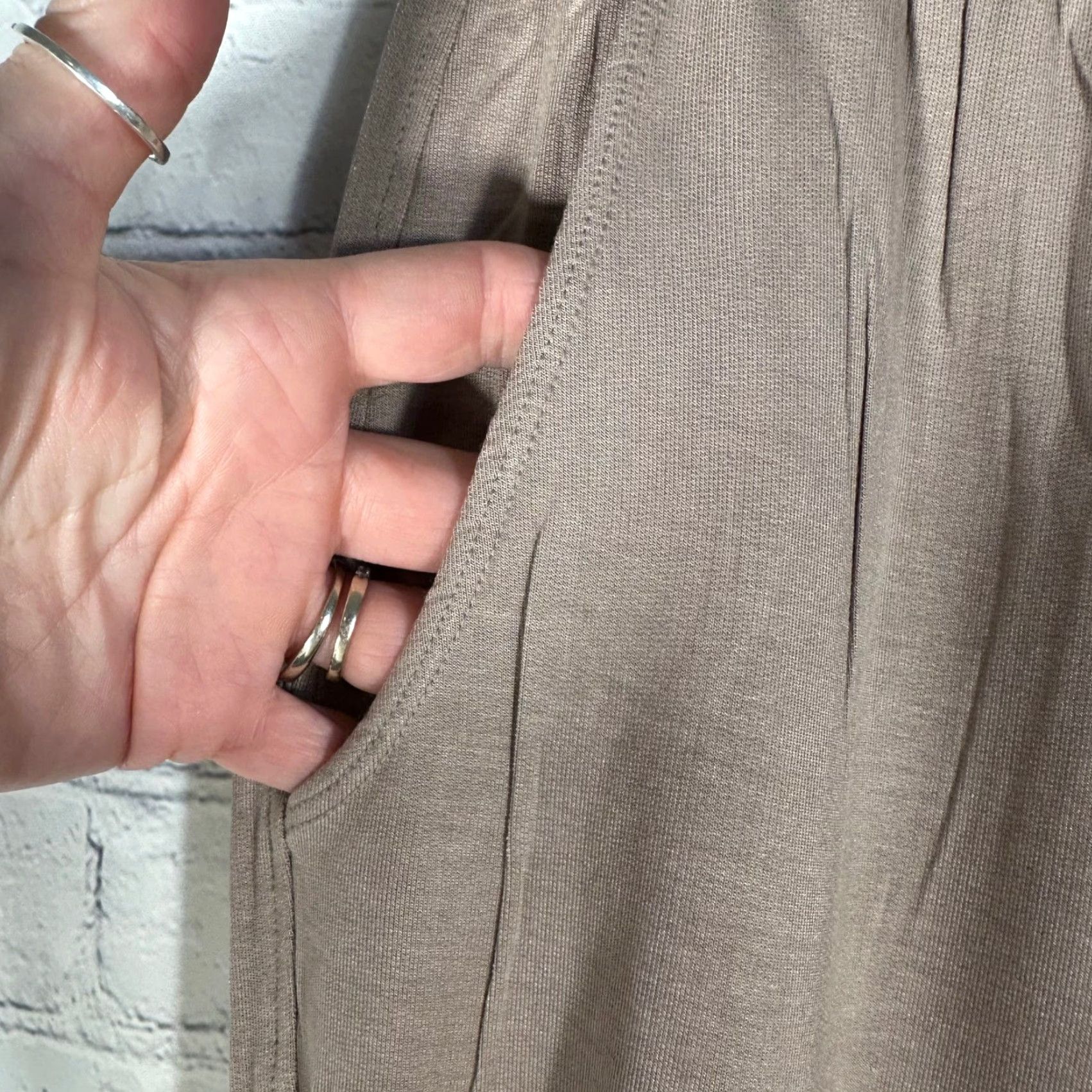 Vintage VINTAGE? No. Alphalete Jogger Pants Taupe Mauve Brown Mens M Size US 31 - 3 Thumbnail
