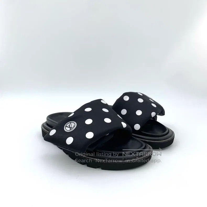 Louis Vuitton Louis Vuitton Black polka-dot logo casual flat slippers Size US 5.5 / IT 35.5 - 2 Thumbnail