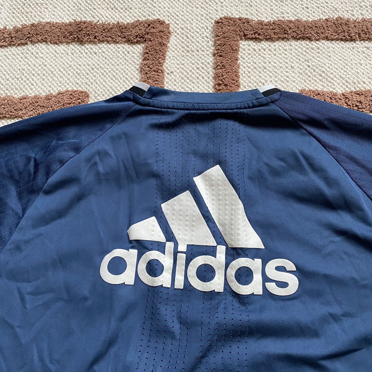 Adidas ADIDAS MANCHESTER UNITED 2016 AON FOOTBALL JERSEY Size US L / EU 52-54 / 3 - 4 Thumbnail