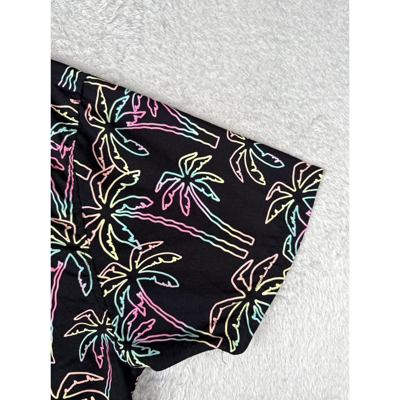 FUZZI Uzzi Shirt Men 2XL XXL Black Palm Trees 100% Polyester Pocket Hawaiian Floral Size US XXL / EU 58 / 5 - 2 Thumbnail