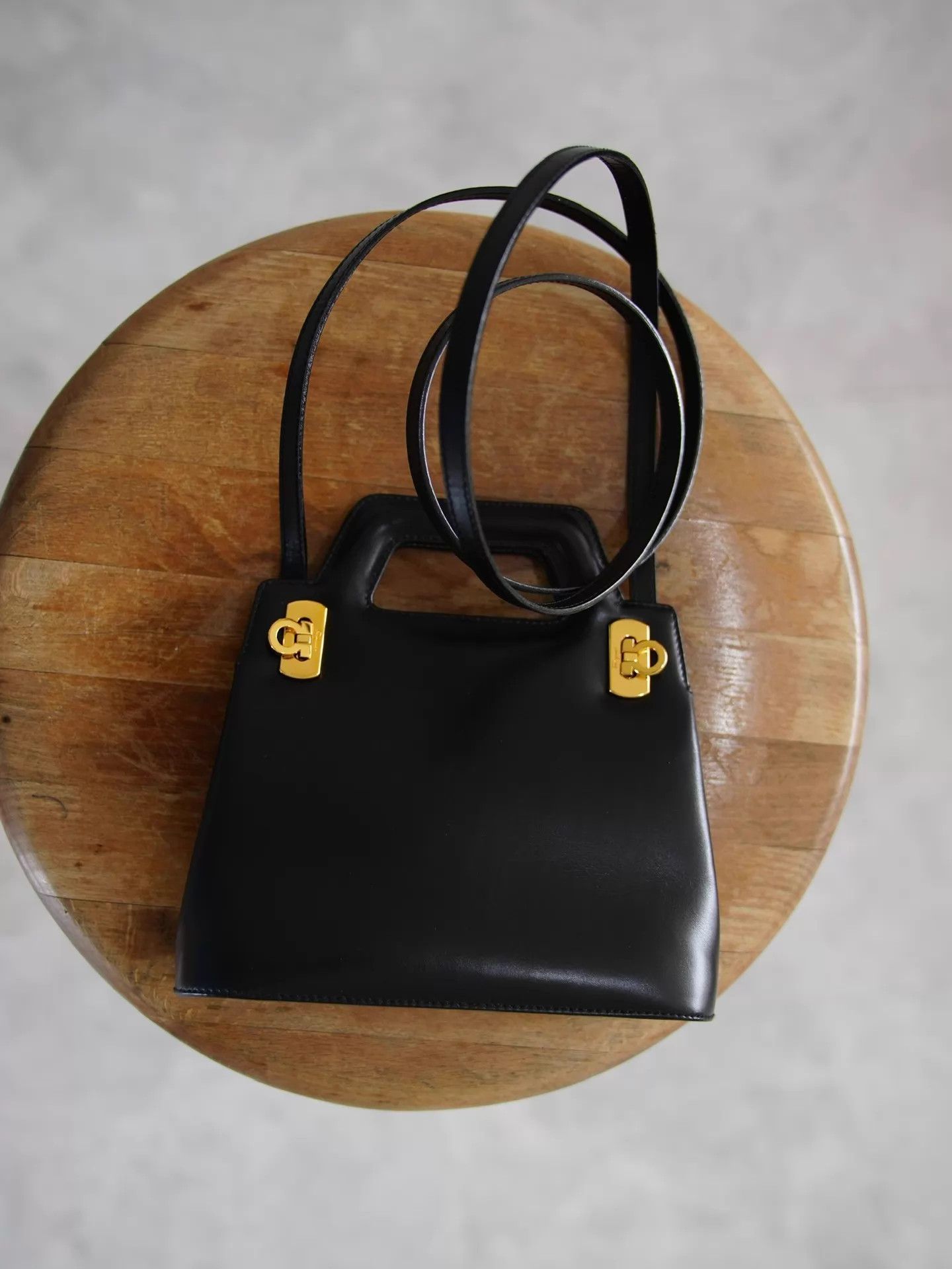 Salvatore Ferragamo Ferragamo 2way Tote Bag Black & Gold Leather 19x14x6 Size ONE SIZE - 2 Thumbnail