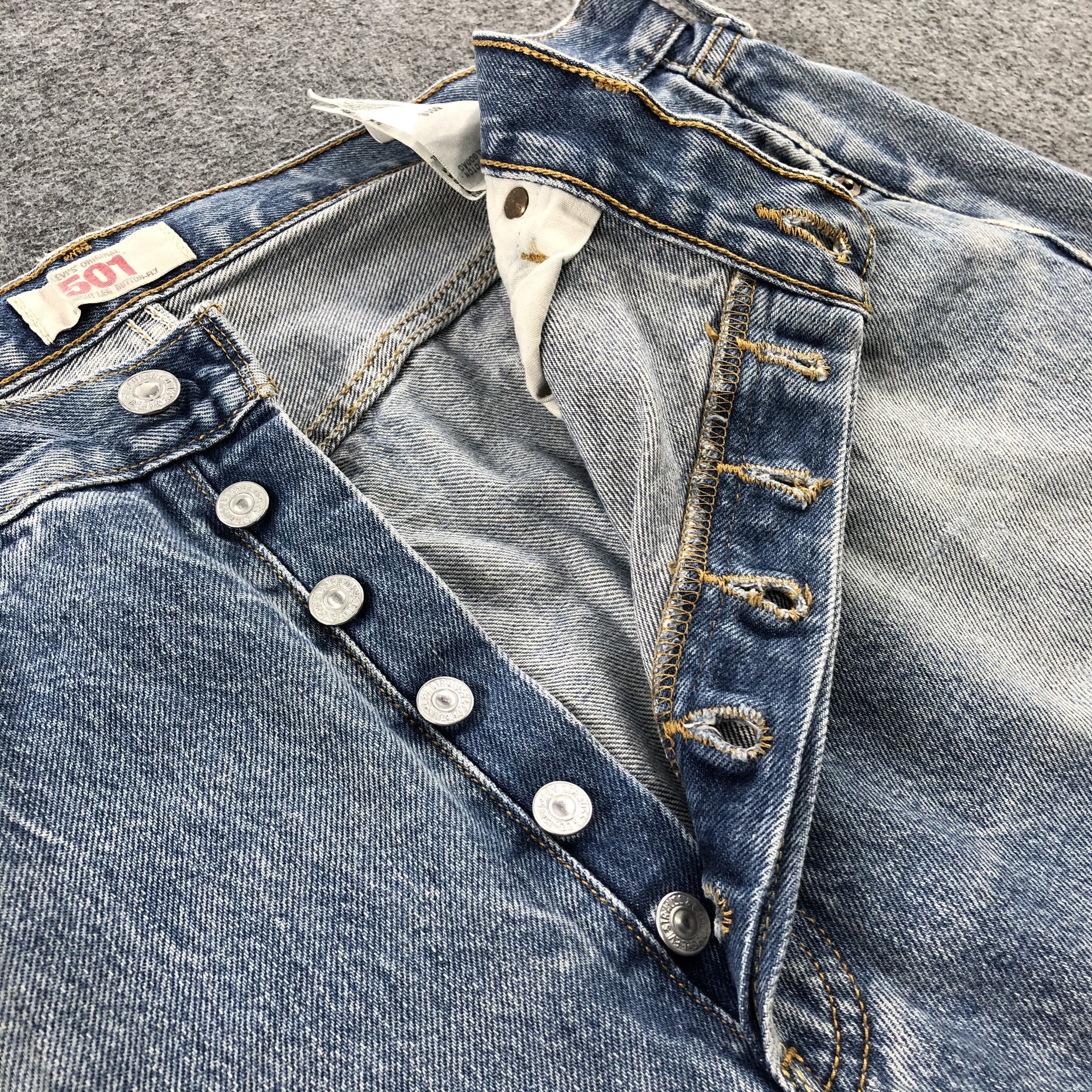 Levi's × Vintage Vintage Blue Wash Levis 501 Jeans-JM1652 Size US 37 - 9 Thumbnail