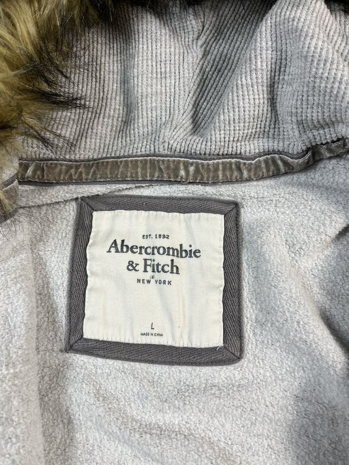 Abercrombie & Fitch Abercrombie Fitch Y2K Fur Hoodie Womens L Fits M Size L / US 10 / IT 46 - 8 Thumbnail