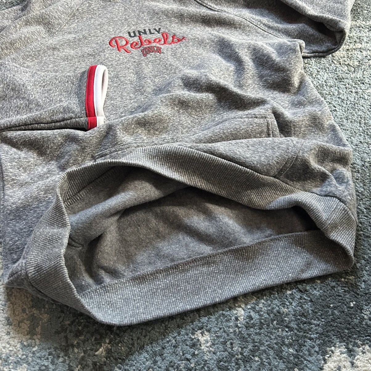 Champion UNLV RUNNiN’ REBELS DARK HEATHER RAGLAN ATHLEiSURE HOODiE Size L / US 10 / IT 46 - 7 Thumbnail