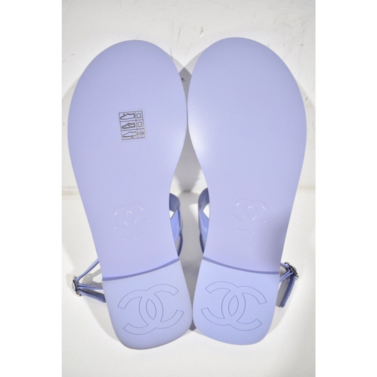 Chanel Chanel 22C Purple Patent Silver Chain CC Logo Mule Slide Size US 7 / IT 37 - 12 Thumbnail