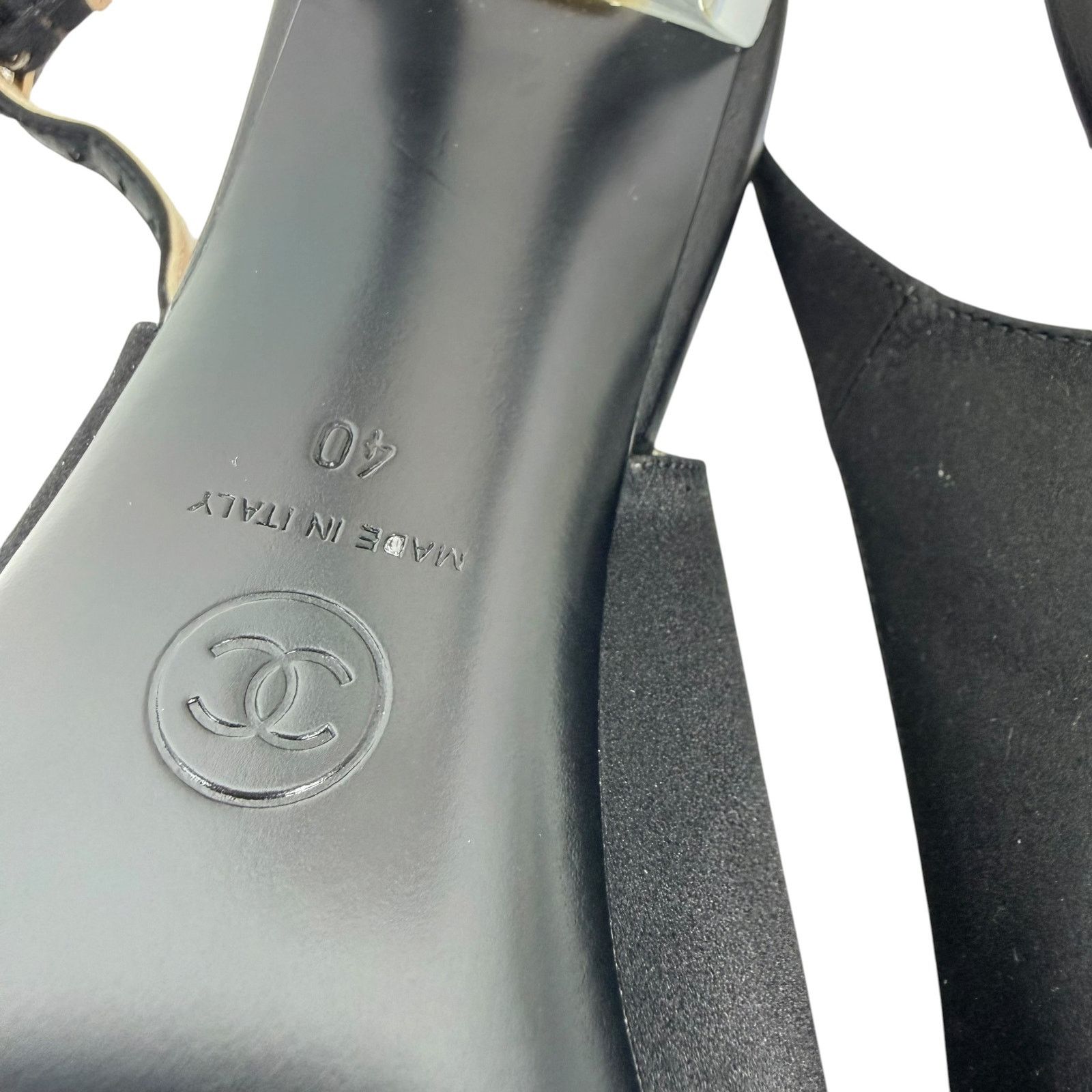 Chanel Chanel 2015 CC Logo Runway Lucite Slingback Pumps Black Size US 10 / IT 40 - 11 Thumbnail