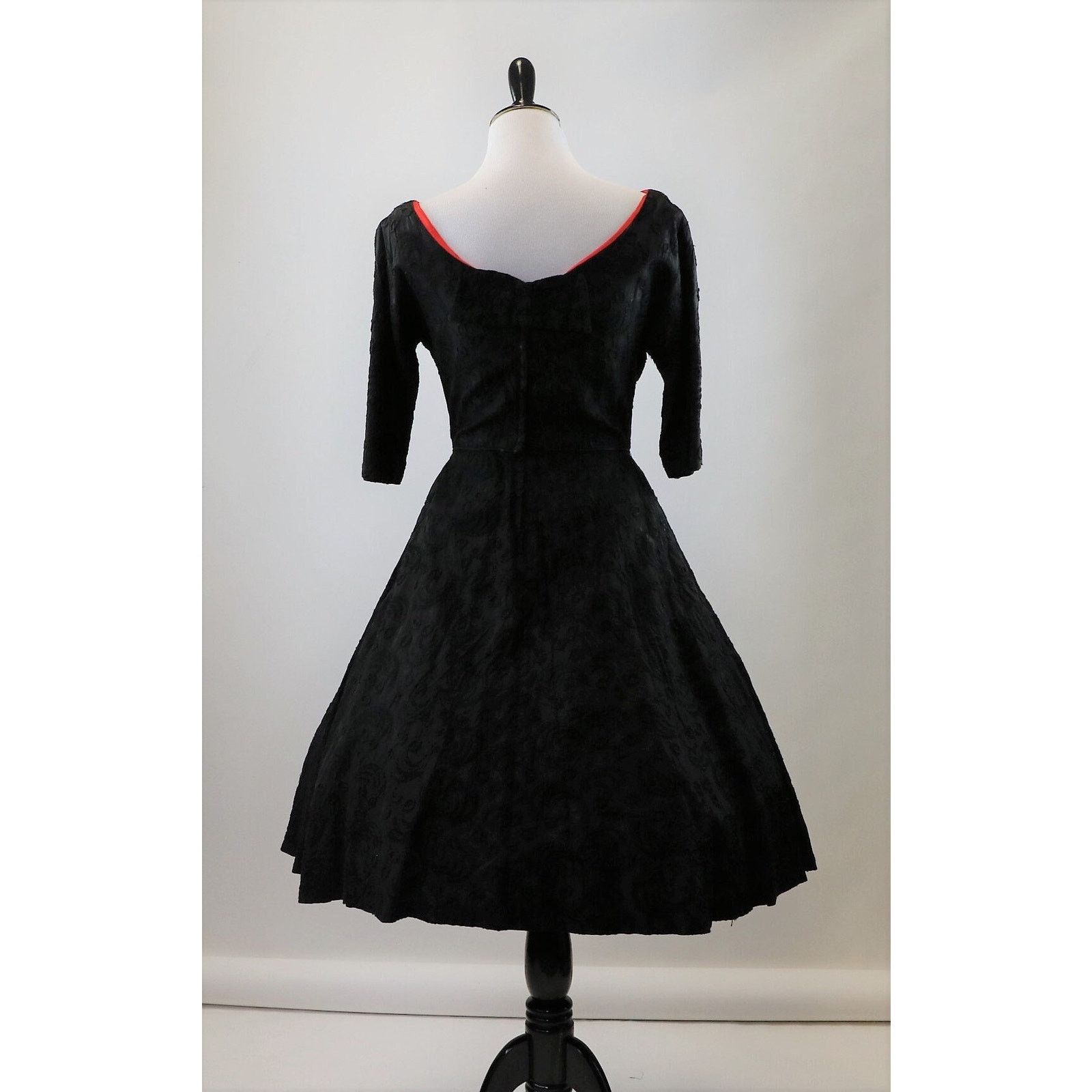 Vintage Vintage 1950s Textured Black Dress with Full Skirt Small Size S / US 4 / IT 40 - 8 Thumbnail