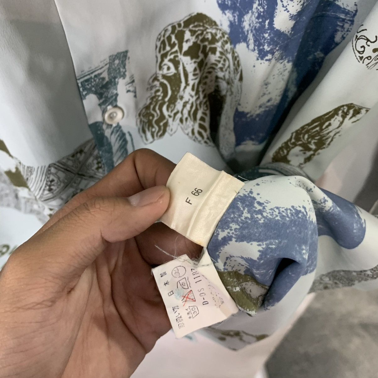 Japanese Brand Umberto Ginocchietti vintage pattern long button shirt Size US XL / EU 56 / 4 - 10 Thumbnail