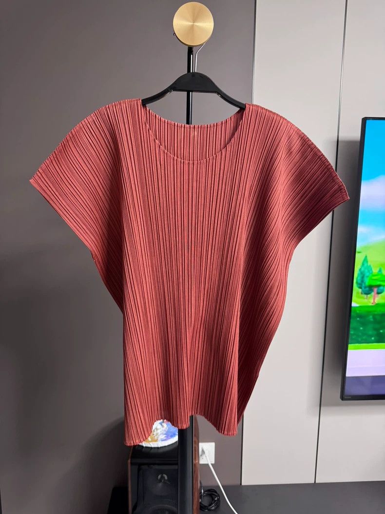 Issey Miyake Issey Miyake size:3 Brick-red pleated top Size S / US 4 / IT 40 - 1 Thumbnail