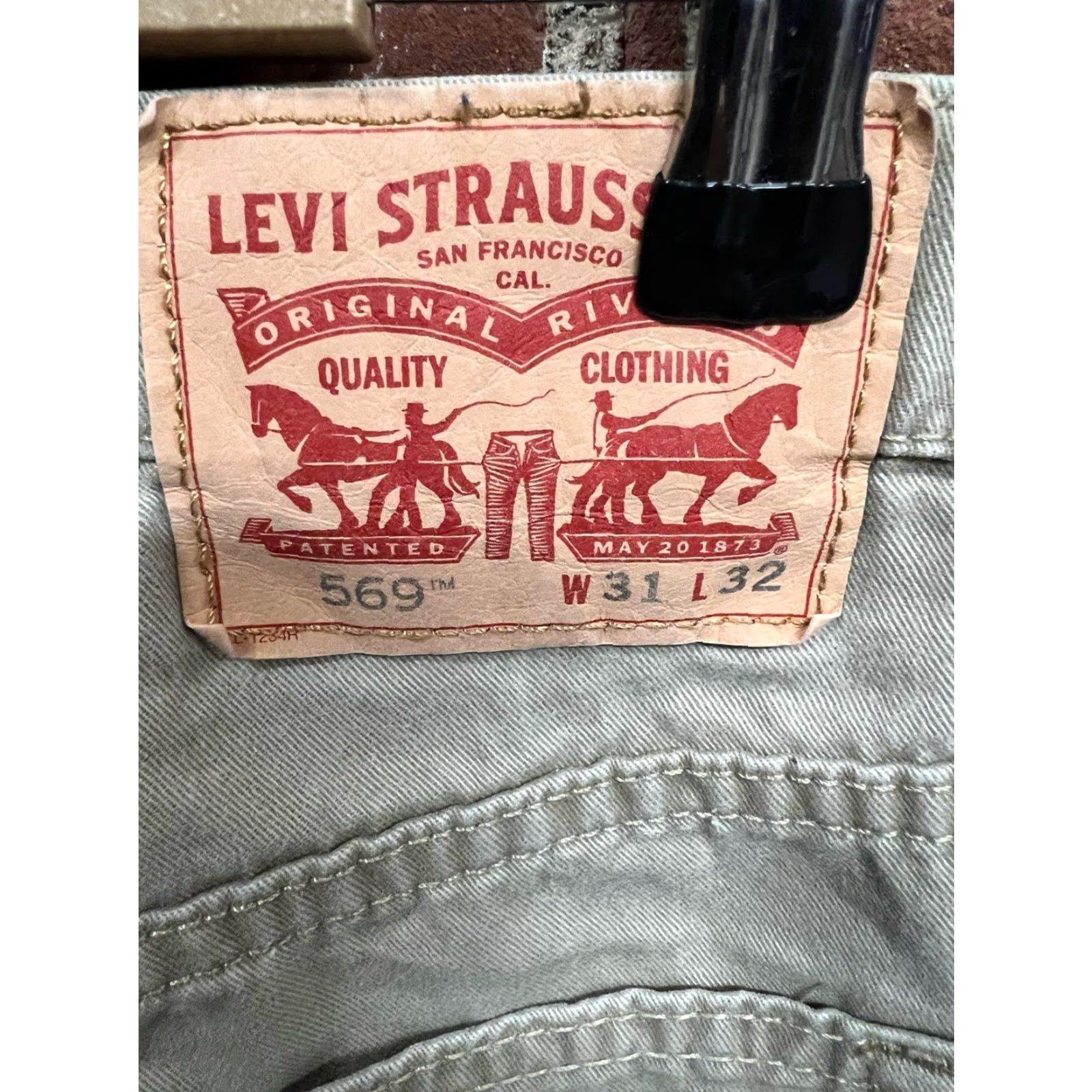 Levi's LEVI'S Men's Jeans-Style Pants Beige 31x32 Regular Cotton Blend Jean-Style Pants Mens 31 32 Beige Levi's Kahki Size US 31 - 3 Thumbnail