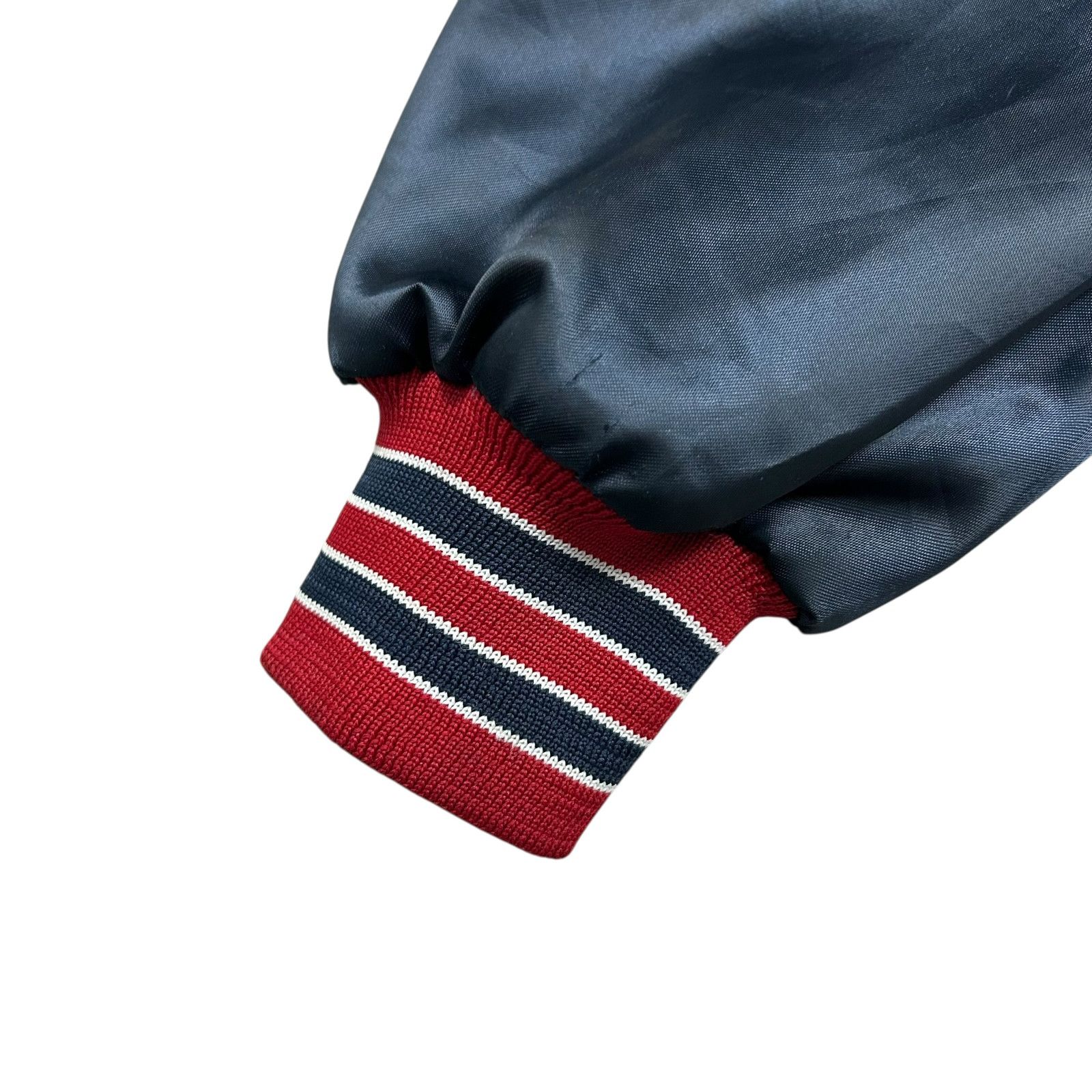 MLB VTG 90s CLEVELAND INDIANS CHALK LINE SATIN JACKET SPELL OUT Size US M / EU 48-50 / 2 - 9 Thumbnail