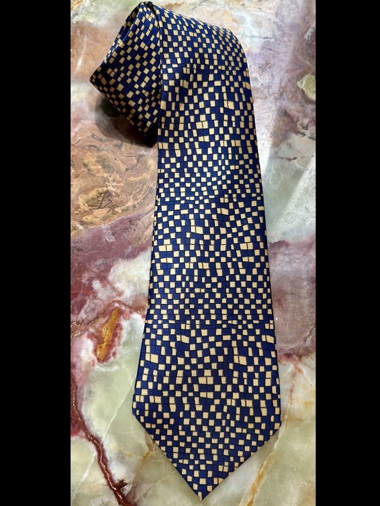 Hermes VINTAGE 1990s HERMES TIE NAVY GOLD GEOMETRIC SQUARES 7679 TA Size ONE SIZE - 1 Thumbnail