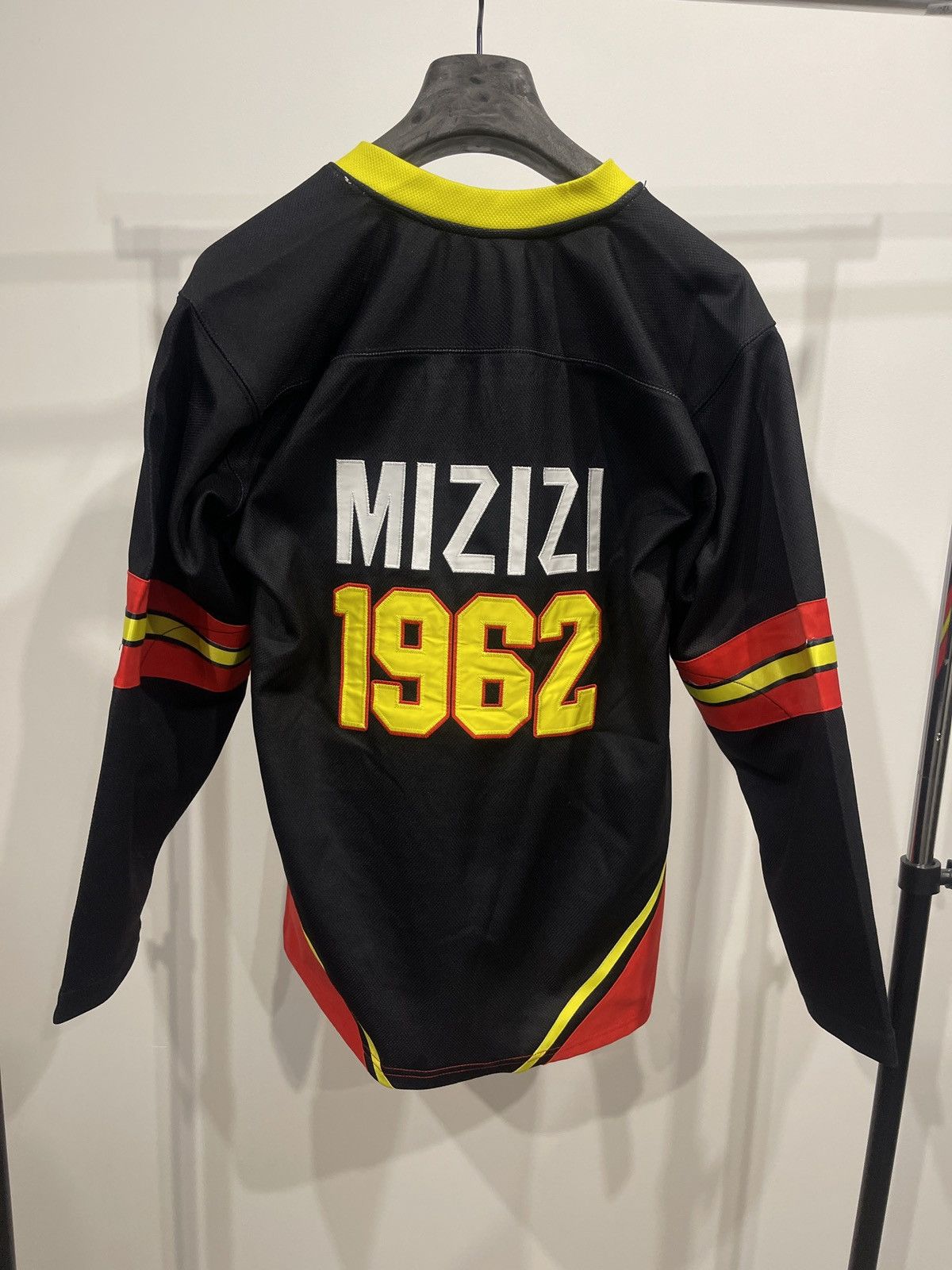 Other UGANDA HOCKEY Jersey mizizi shirt longsleeve Size US S / EU 44-46 / 1 - 6 Thumbnail