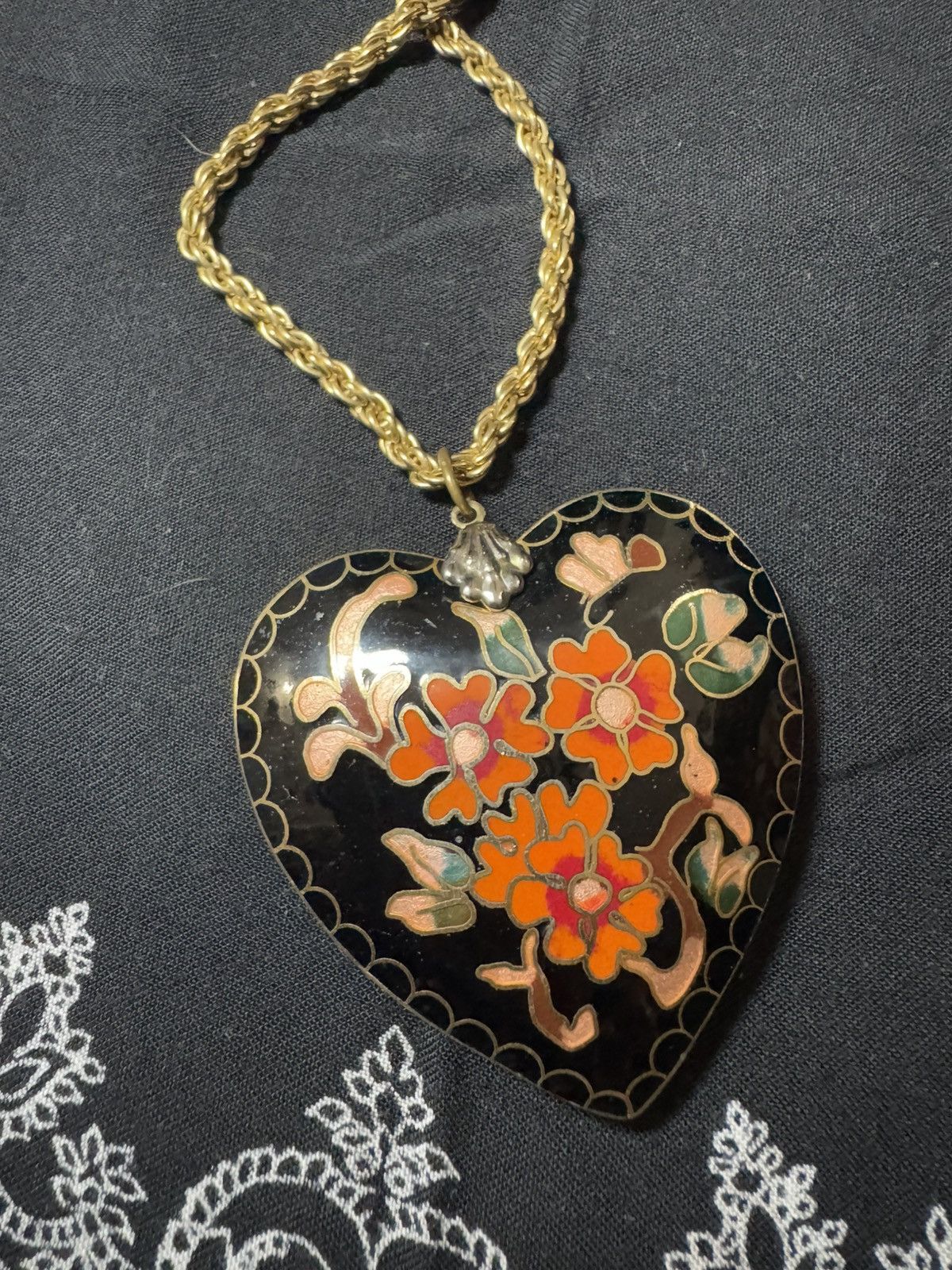 Vintage VINTAGE CLOISENNÉ HEART PENDANT BIG! GOLD TONE CHAIN. EUC Size ONE SIZE - 6 Thumbnail