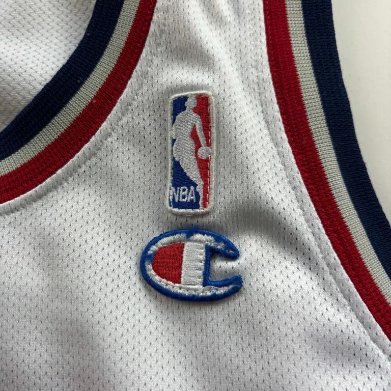 Champion New Jersey Nets Vince Carter Champion EU home NBA jersey M Size US M / EU 48-50 / 2 - 4 Thumbnail