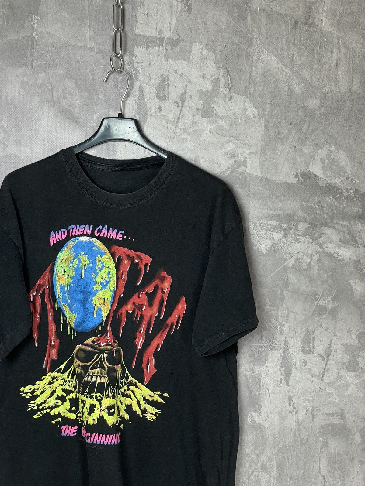 Band Tees × Vintage Vintage Black Faded Y2K Earth Y2K Streetwear Hype T shirt Size US M / EU 48-50 / 2 - 4 Thumbnail