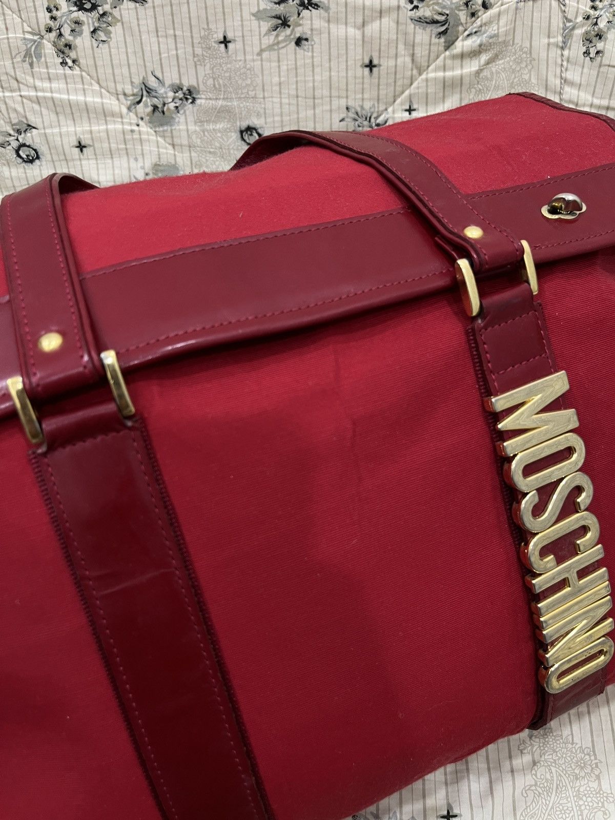 Designer × Moschino 🔥🔥🔥STEALS MOSCHINO TRAVEL BAG Size ONE SIZE - 9 Thumbnail