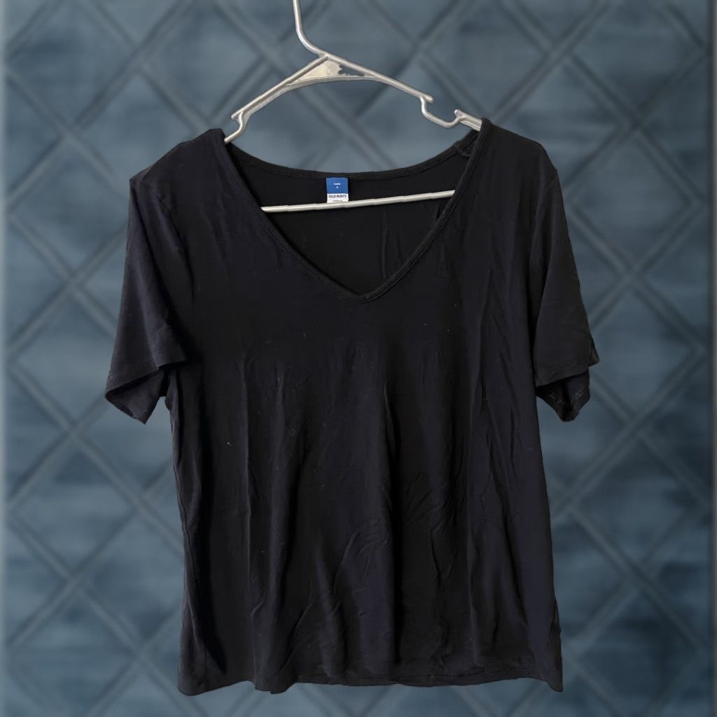 Old Navy Old Navy T-Shirt V-Neck Short Sleeve Black Size Small Women Size S / US 4 / IT 40 - 1 Thumbnail