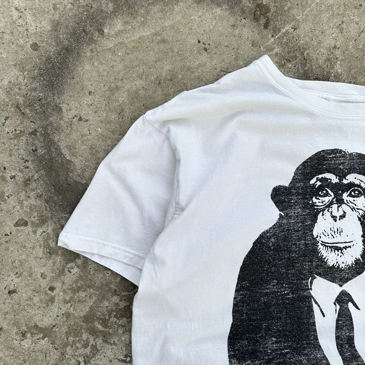 Vintage Vintage T-shirts Monkey Business Big Logo Y2K Style USA 00s Size US L / EU 52-54 / 3 - 5 Thumbnail