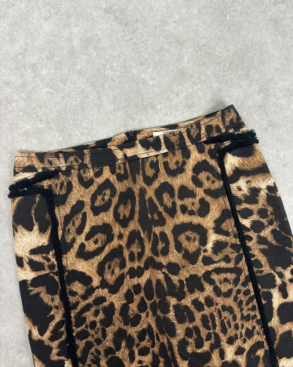 Gianfranco Ferre AW2006 Gianfranco Ferre Beige Leopard Print Blazer & Skirt Set Size M / US 6-8 / IT 42-44 - 17 Thumbnail