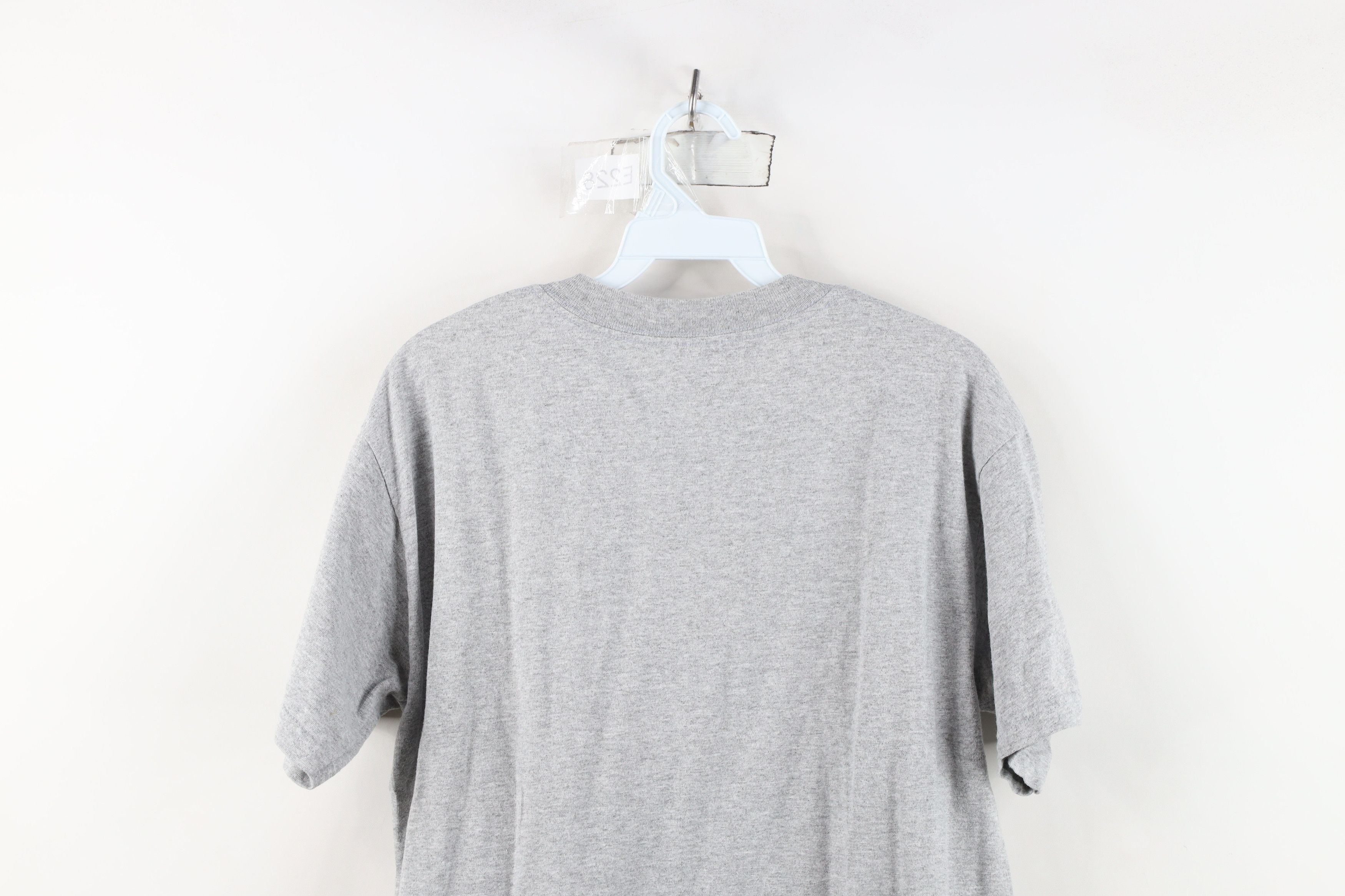 Vintage Vintage 90s To A Fishermans Heart Is Through His Fly T-Shirt Size US M / EU 48-50 / 2 - 12 Thumbnail