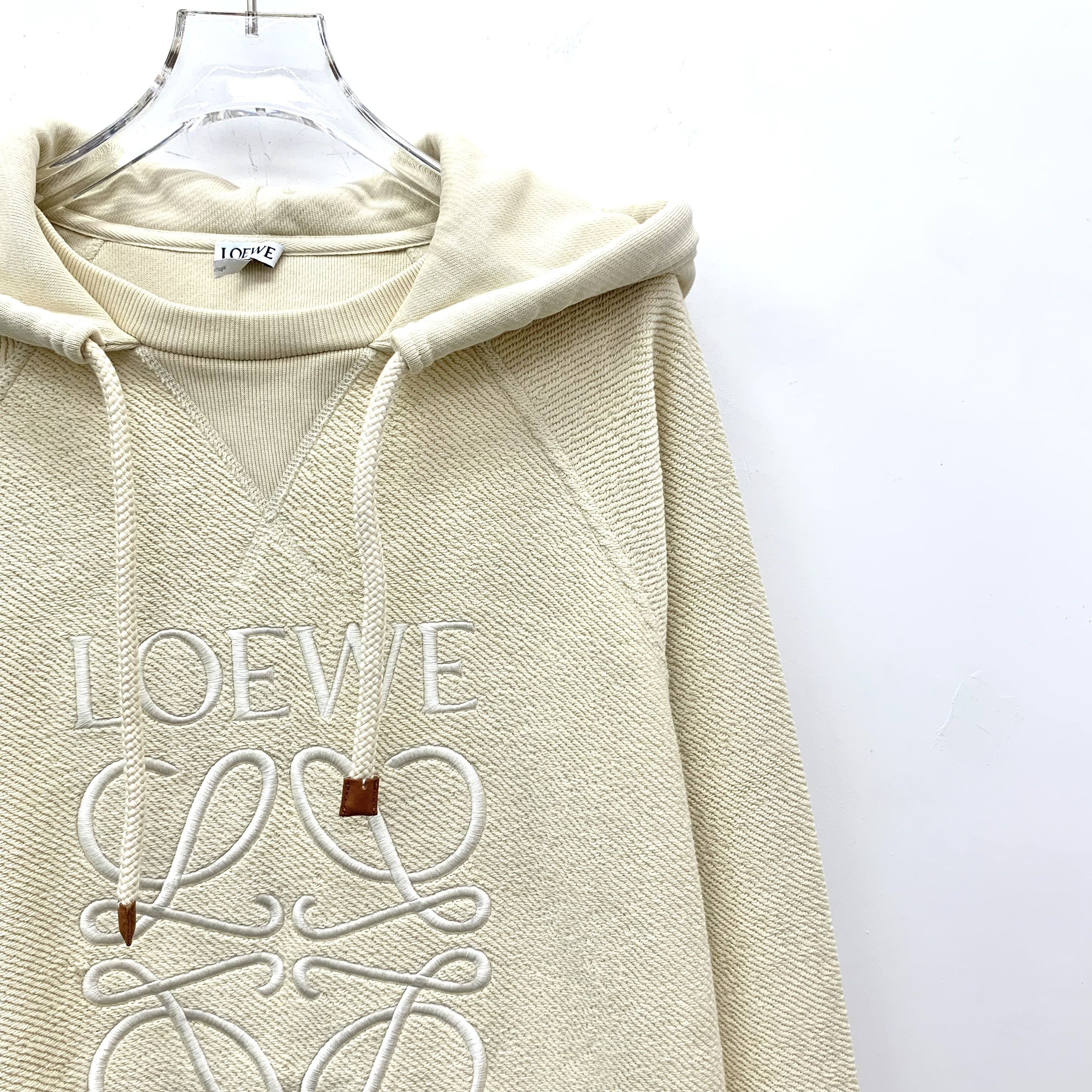Loewe Loewe Logo Embroidered Hoodie Beige (M) Size US M / EU 48-50 / 2 - 3 Thumbnail