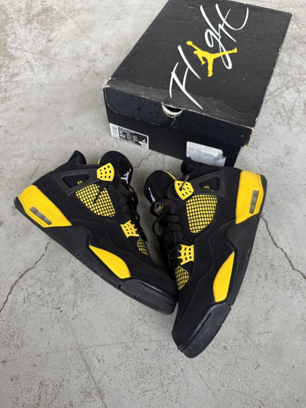 Jordan Brand Jordan 4 Thunder Size US 12 / EU 45 - 3 Thumbnail