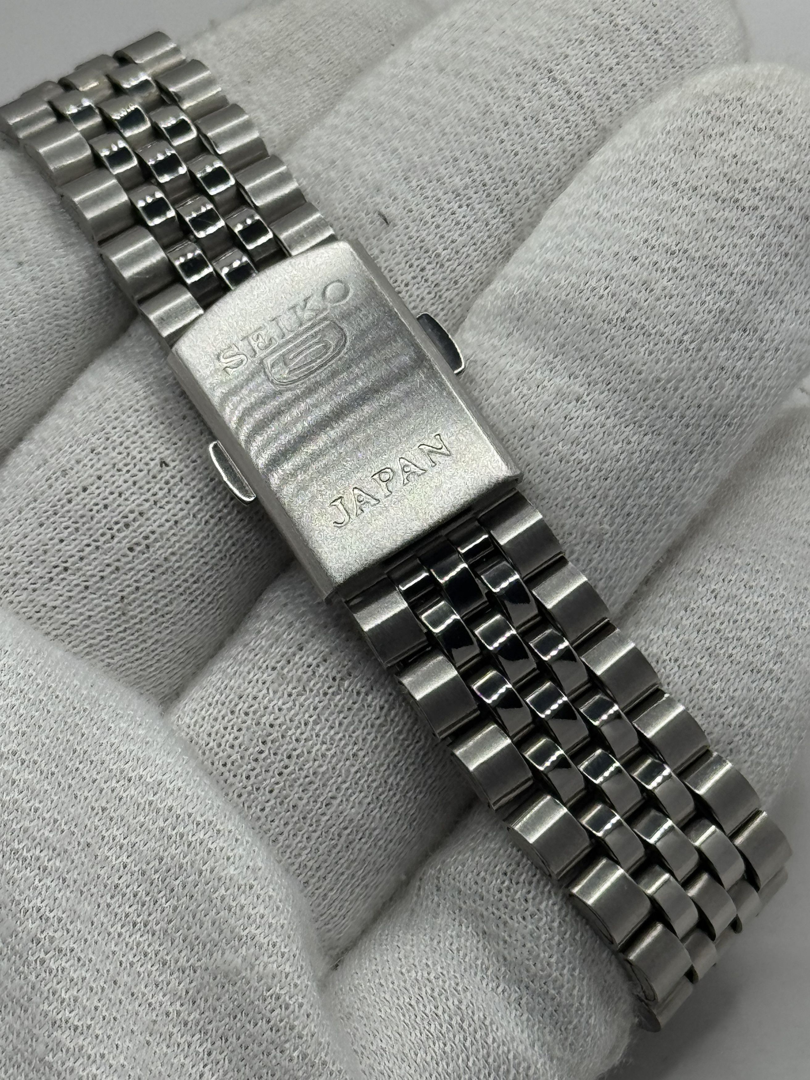 Seiko Seiko 5 Automatic Baton Dial Wrist Watch Day/Date Japan Size 36 - 13 Thumbnail