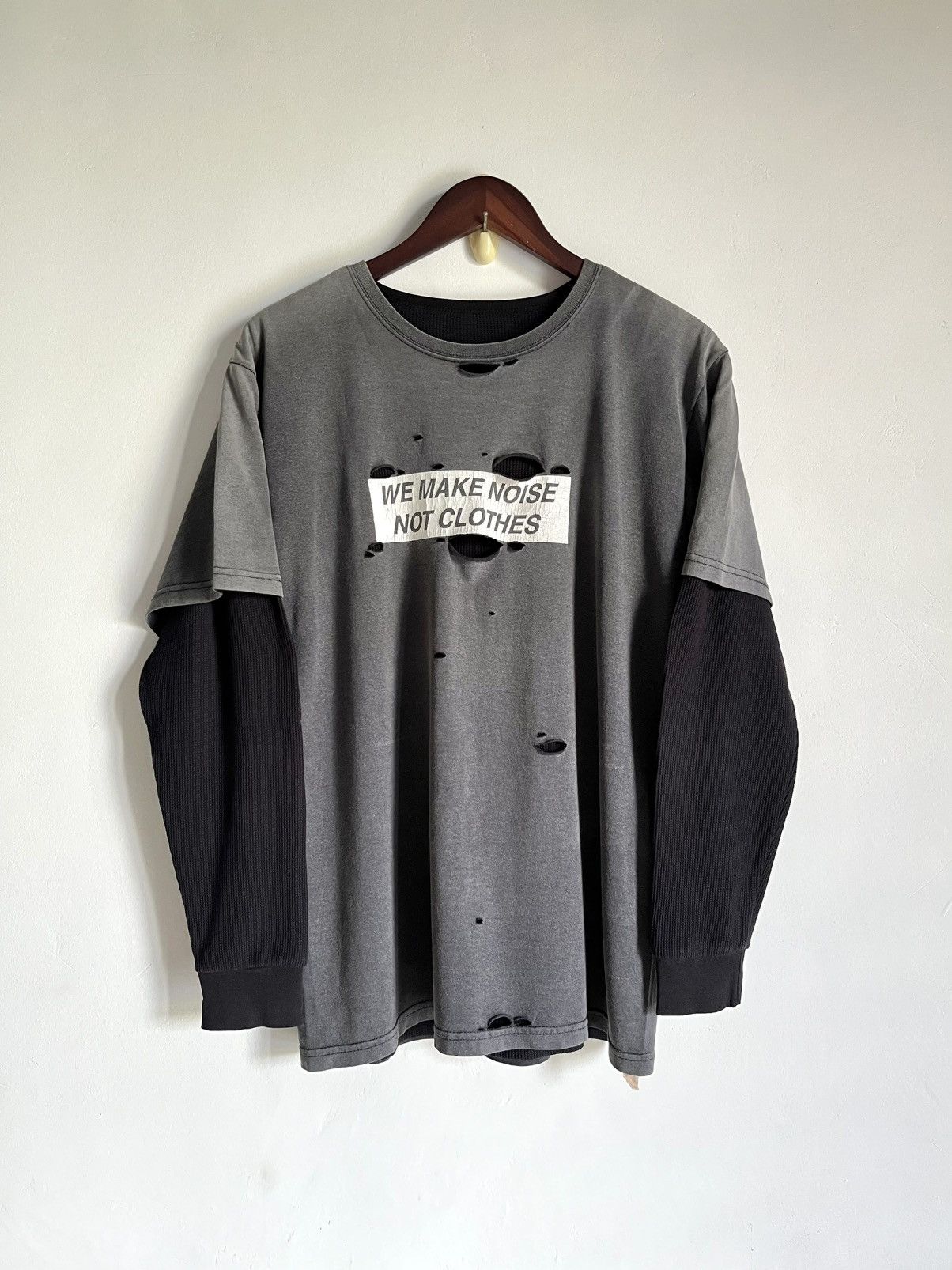 Undercover 2000s Undercover ' We Make Noise ' Thrashed Tee Size US M / EU 48-50 / 2 - 1 Thumbnail