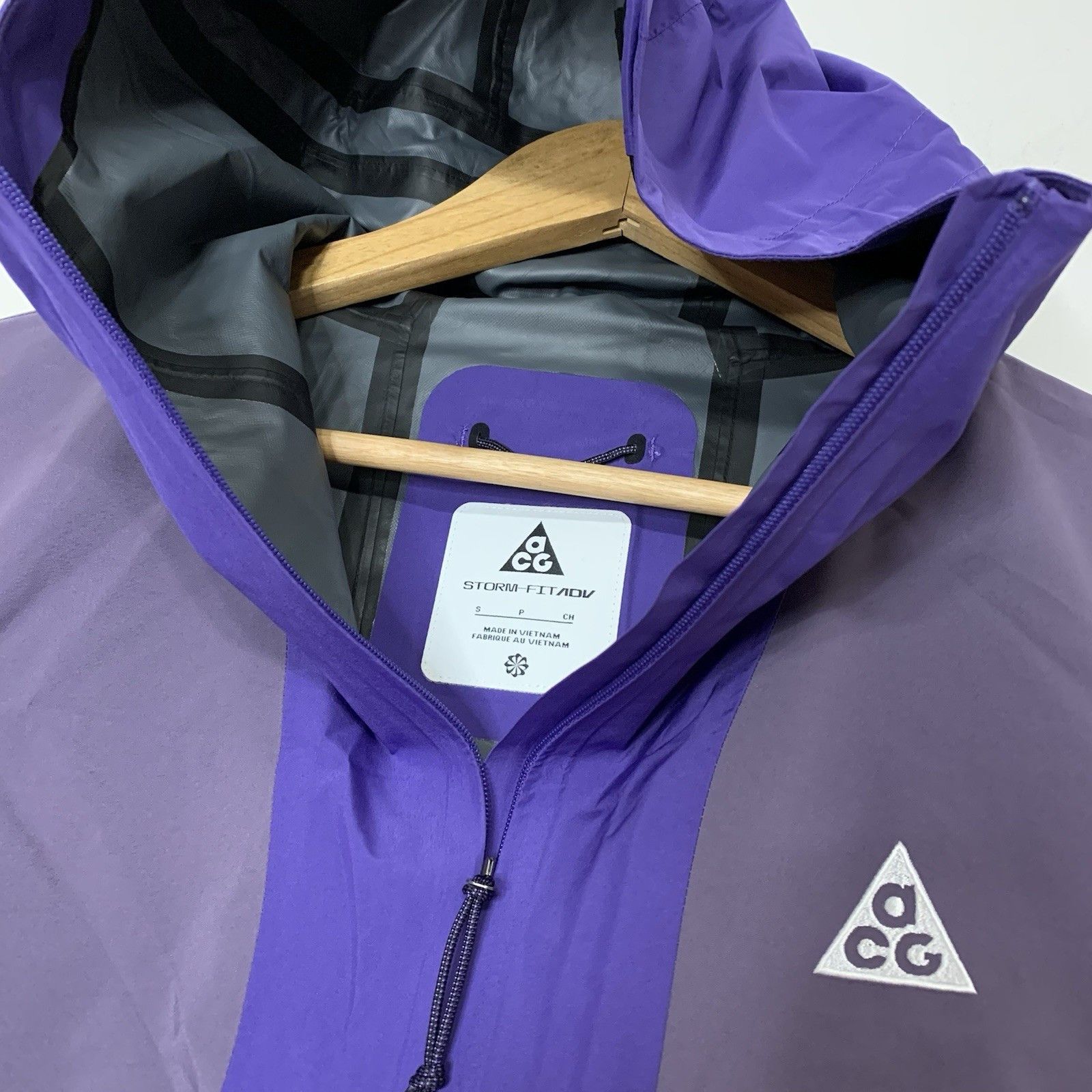 Nike ACG Nike ACG Storm Fit ADV Cascade Rain Jacket Purple Size S Size S / US 4 / IT 40 - 5 Thumbnail