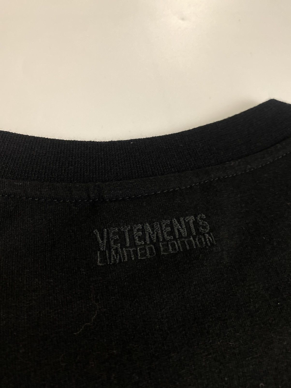 Vetements Vetements “think differently” Size US L / EU 52-54 / 3 - 10 Thumbnail