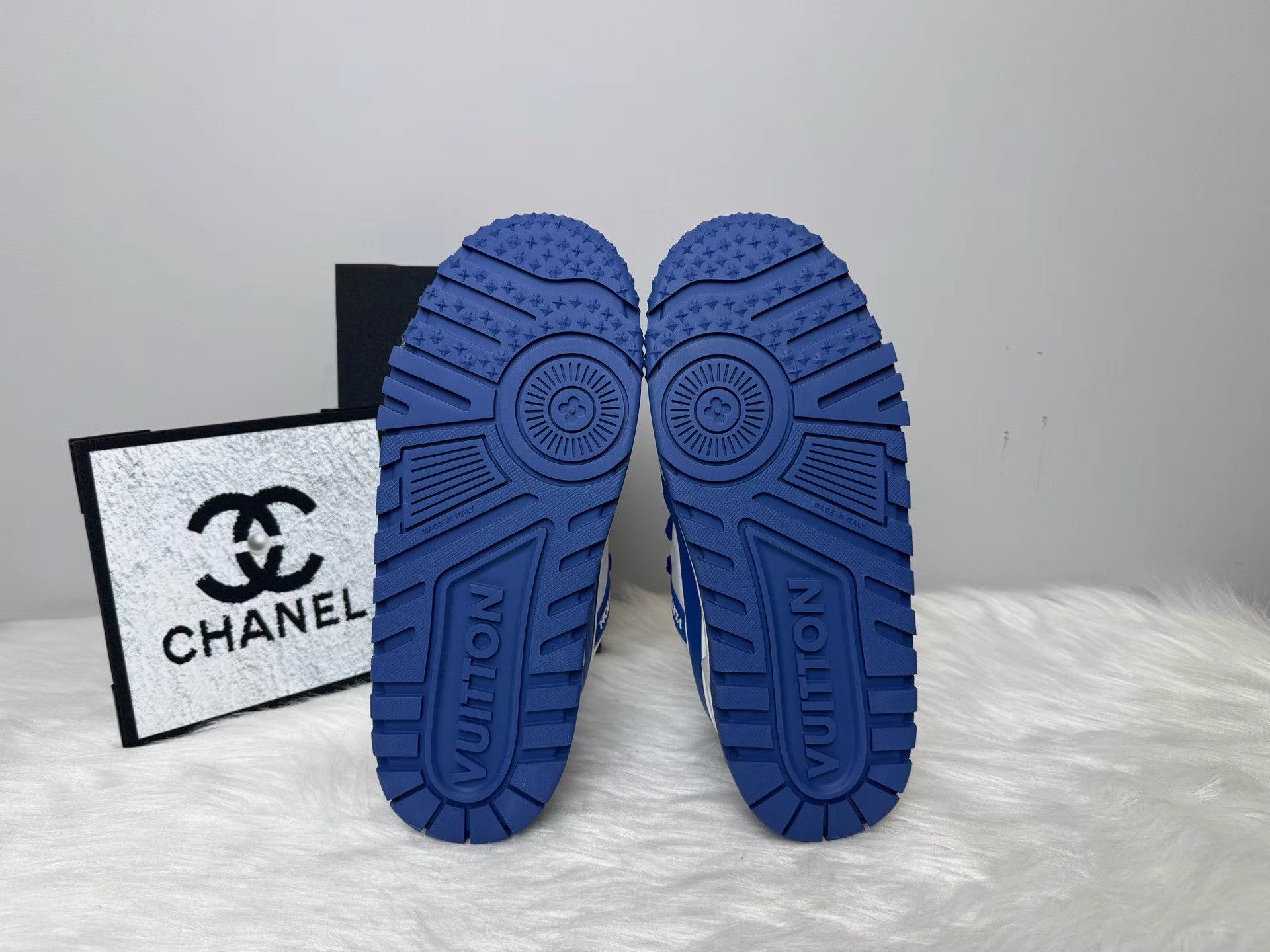 Louis Vuitton Louis Vuitton Trainer Maxi Puffy Sneakers K36 Size US 10 / EU 43 - 4 Thumbnail