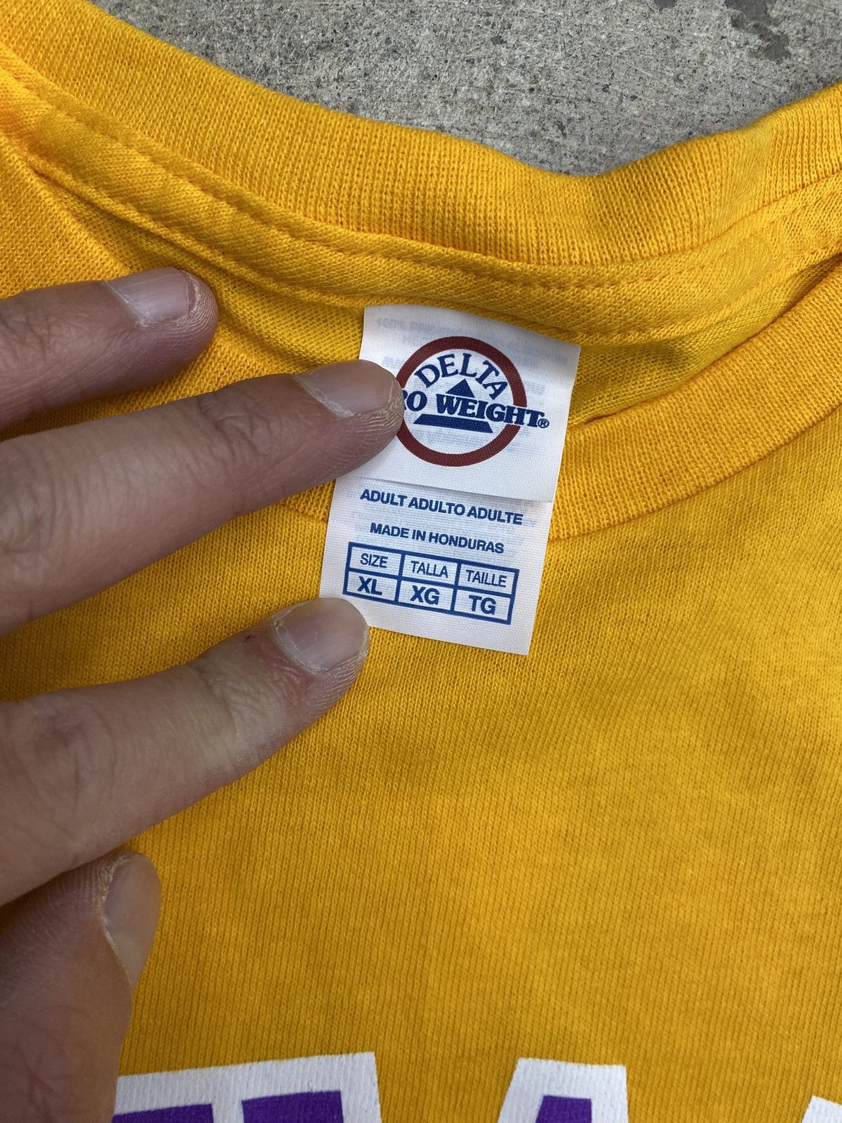 NBA RARE Promo Los Angeles Lakers Kobe Bryant 8 24 Tee Shirt Size US XL / EU 56 / 4 - 3 Thumbnail