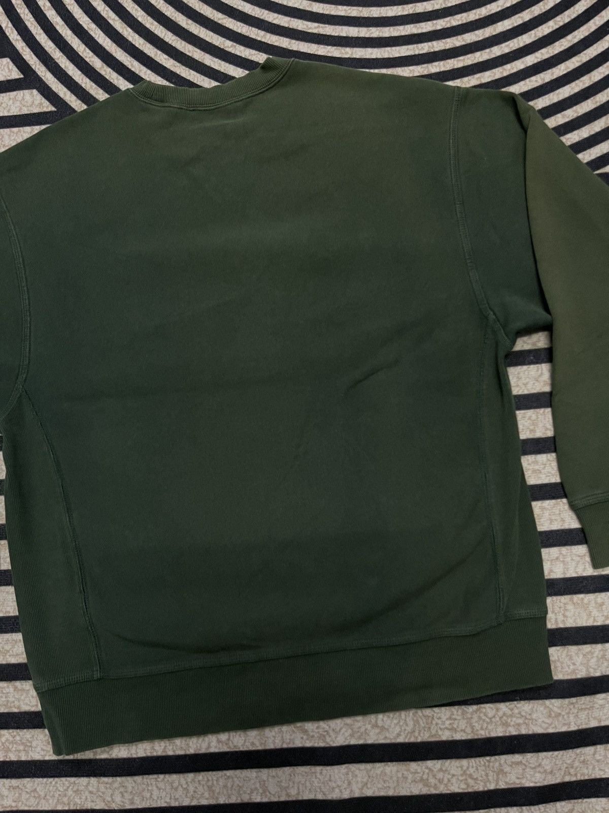 Carhartt Wip 2000s CARHARTT WIP SUN FADED SWEATSHIRT SMALL LOGO Size US L / EU 52-54 / 3 - 21 Thumbnail